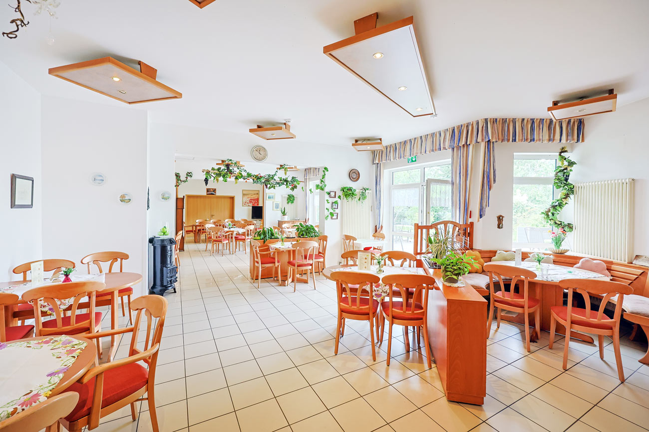 Seniorenresidenz Landhaus am Weinberg Ansicht eines Raums des Landhaus-Cafés